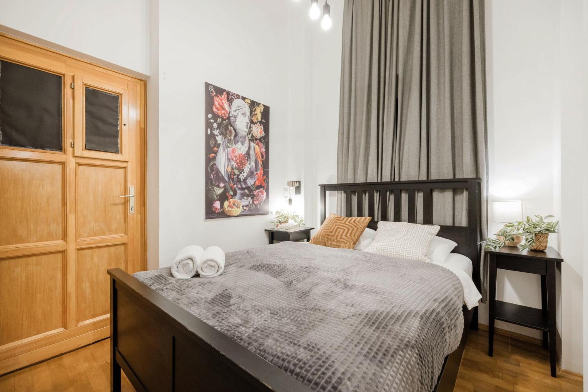 Wellness Wonderland: Garden, Sauna, Jacuzzi In Cbd Budapest Exteriör bild
