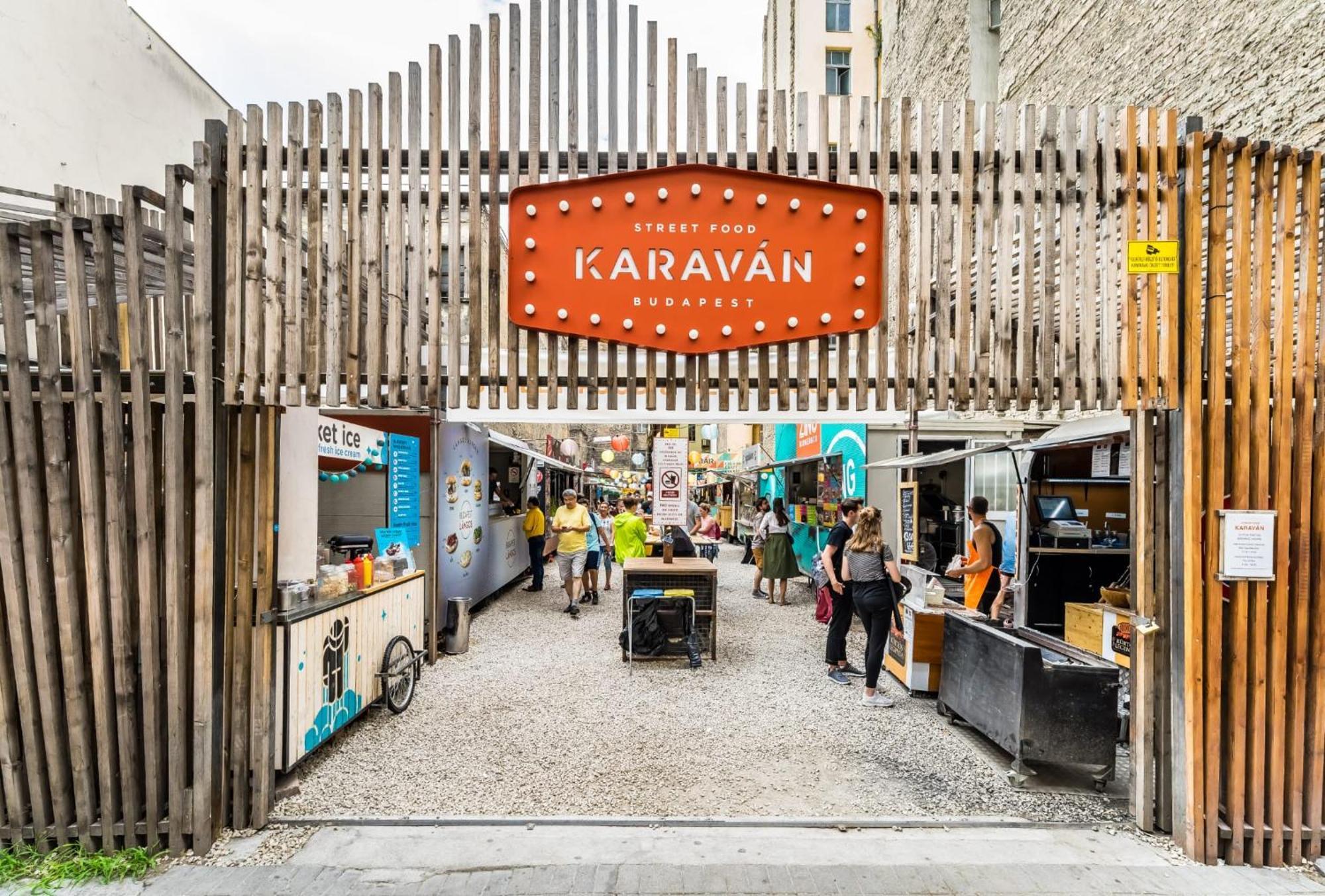 Wellness Wonderland: Garden, Sauna, Jacuzzi In Cbd Budapest Exteriör bild