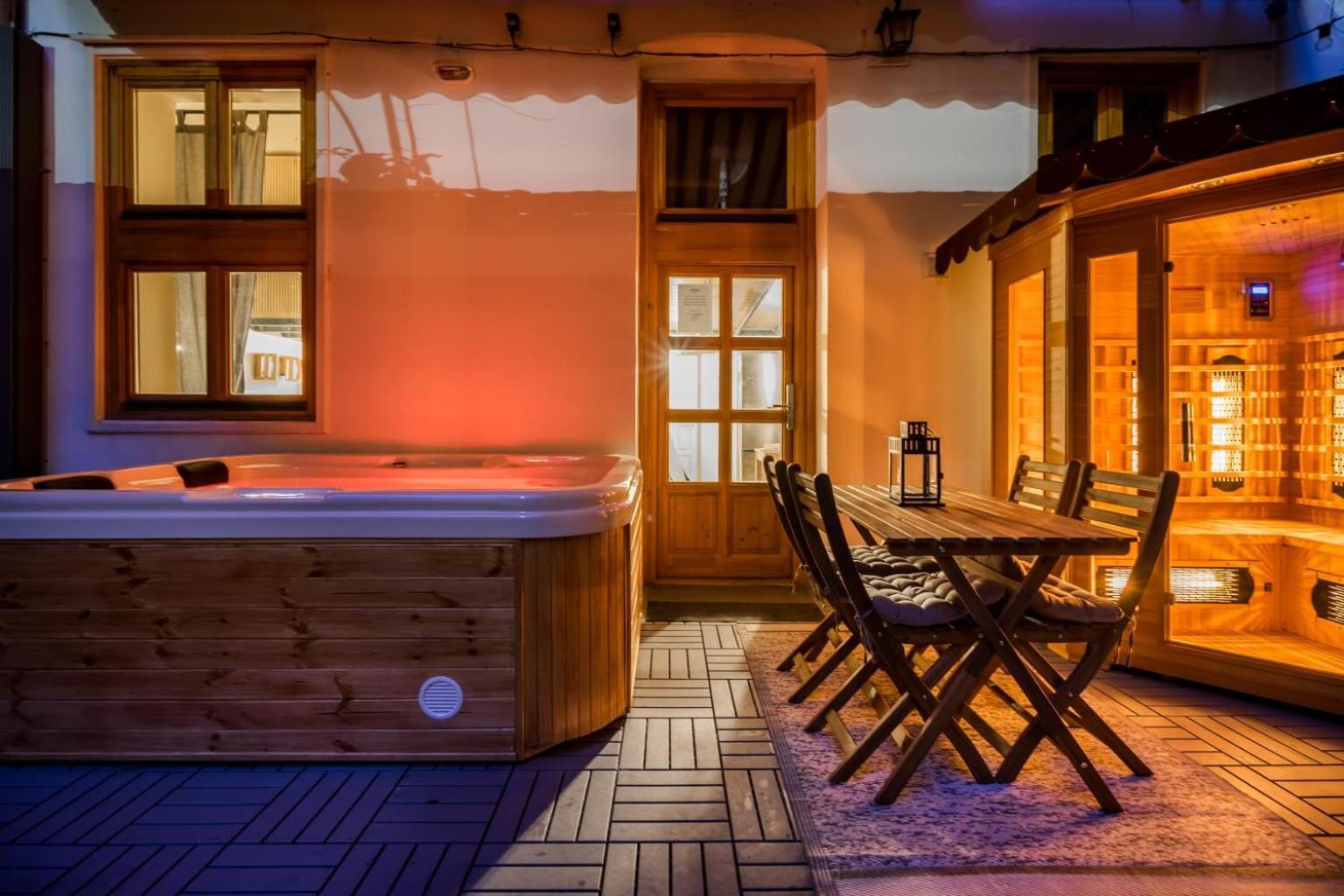 Wellness Wonderland: Garden, Sauna, Jacuzzi In Cbd Budapest Exteriör bild