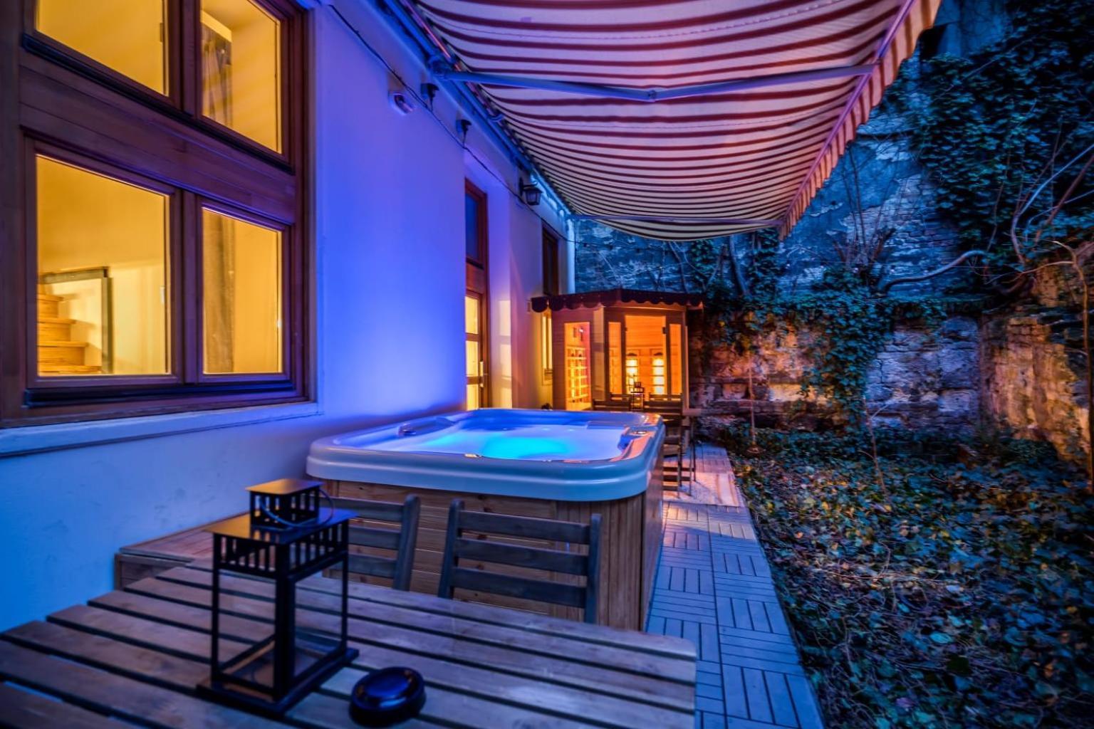 Wellness Wonderland: Garden, Sauna, Jacuzzi In Cbd Budapest Exteriör bild