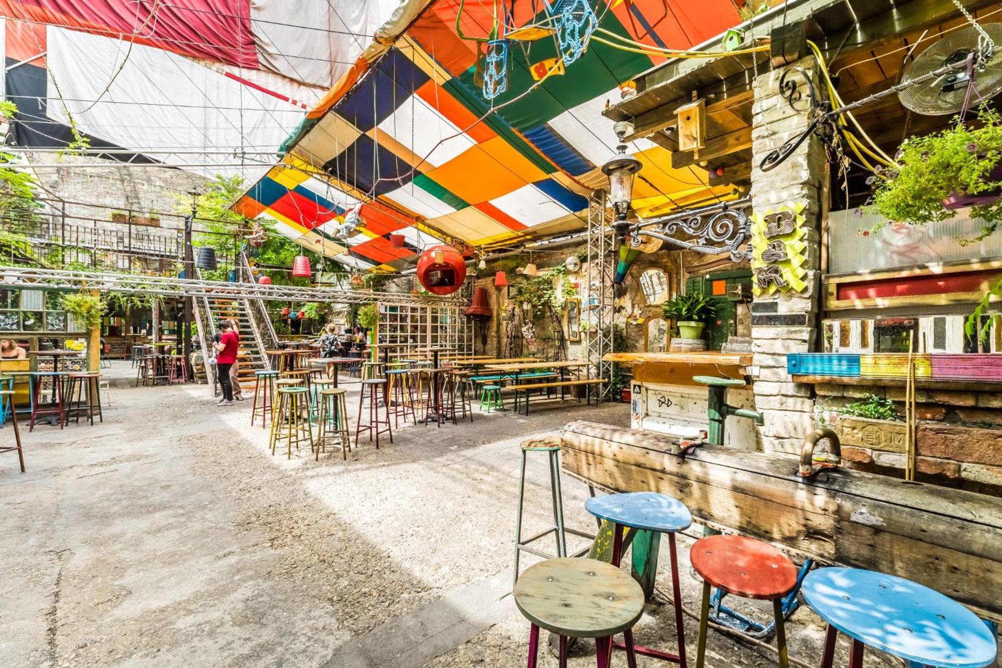 Wellness Wonderland: Garden, Sauna, Jacuzzi In Cbd Budapest Exteriör bild